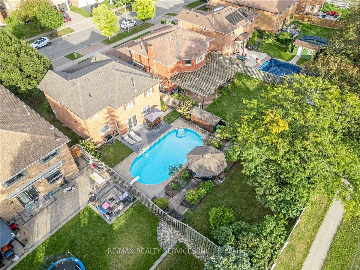 Photo 99 of 18 corkett Drive, Brampton, Northwood Park — HOMEH