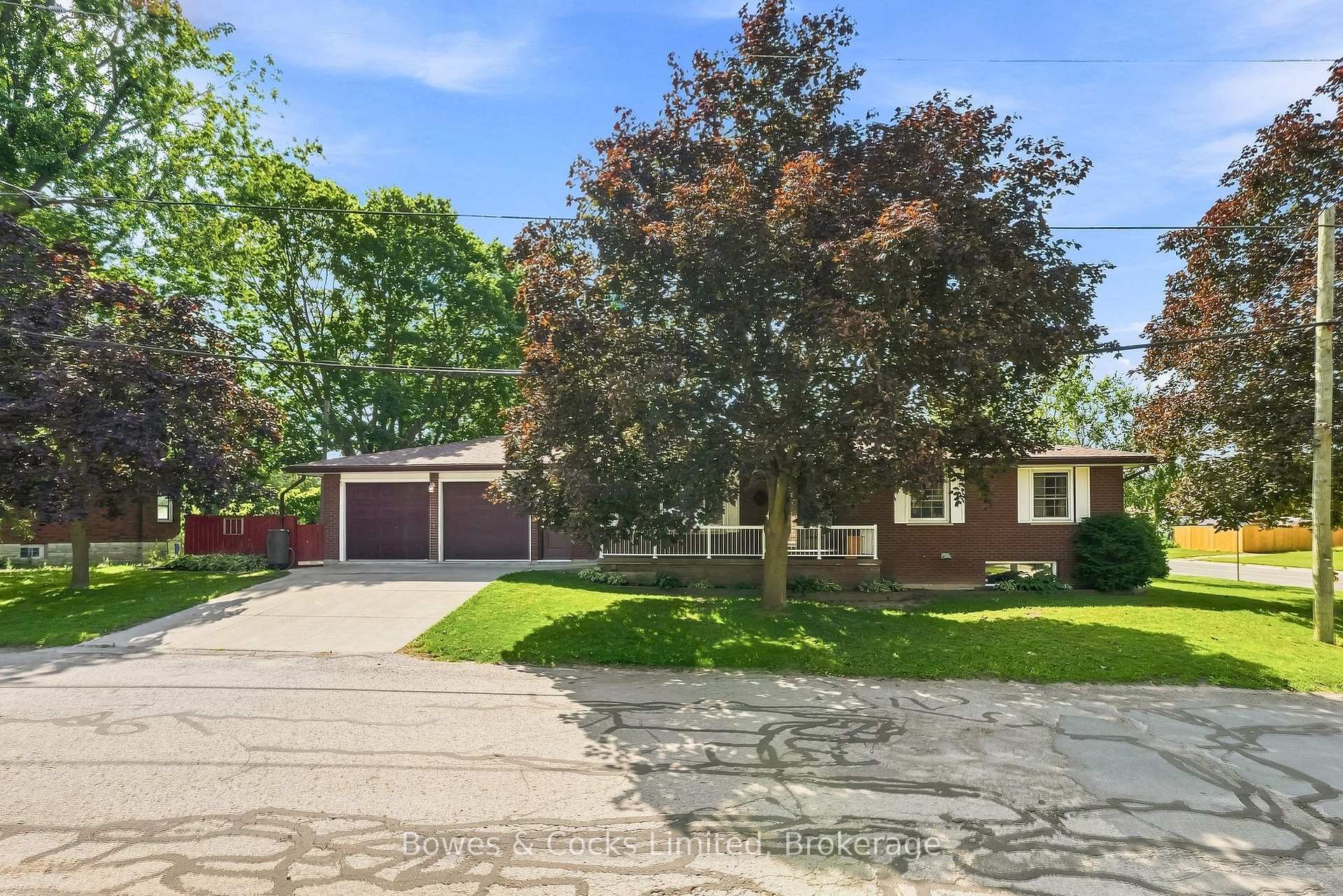 Photo of 687 Lundy's Lane