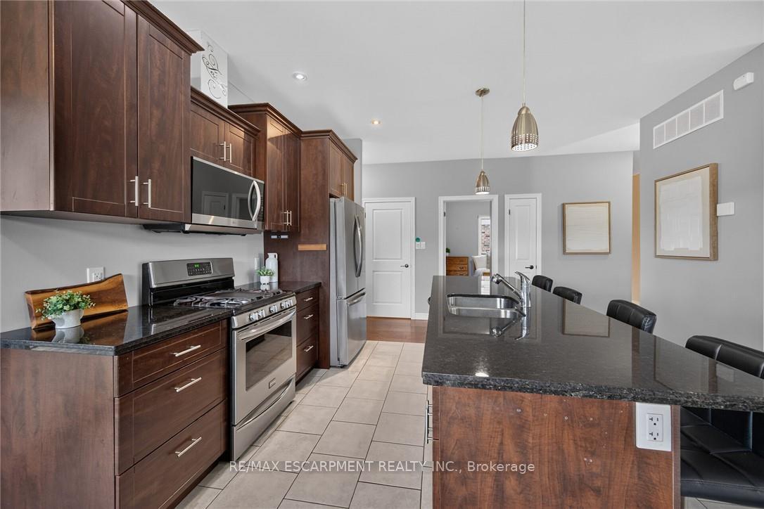 Photo 12 of 40 Trillium Way, Norfolk, Simcoe — HOMEH