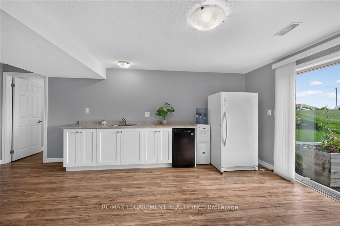 Photo 30 of 40 Trillium Way, Norfolk, Simcoe — HOMEH