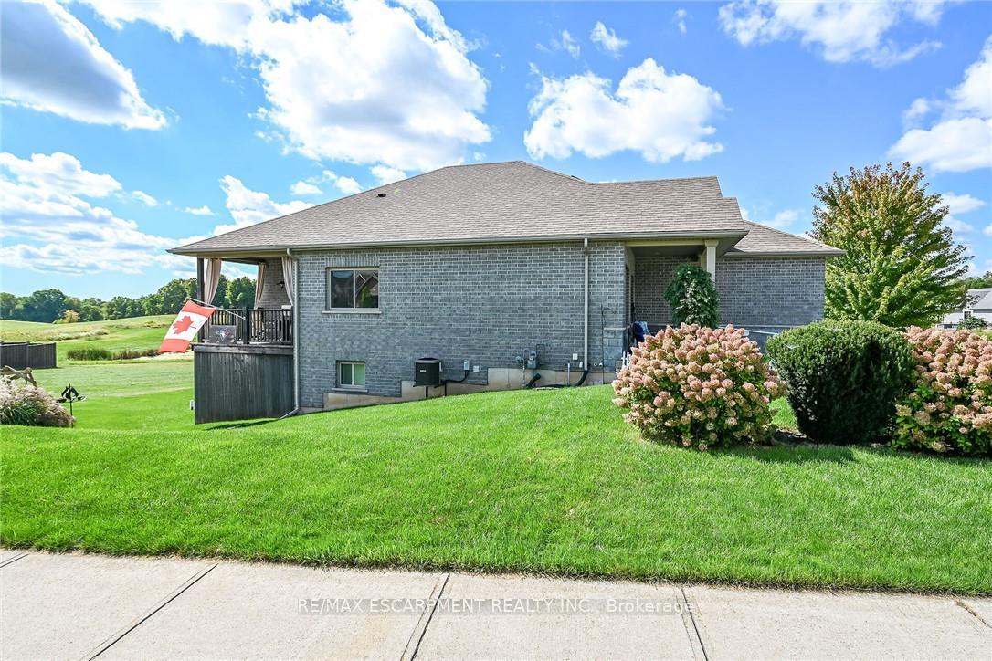 Photo 35 of 40 Trillium Way, Norfolk, Simcoe — HOMEH