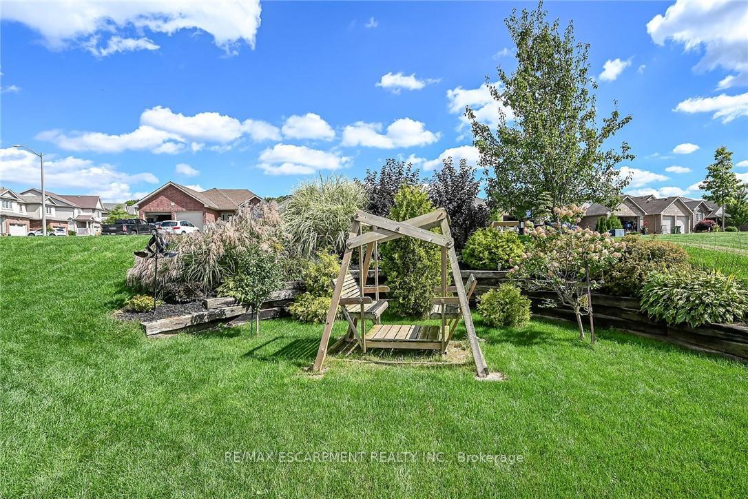 Photo 42 of 40 Trillium Way, Norfolk, Simcoe — HOMEH