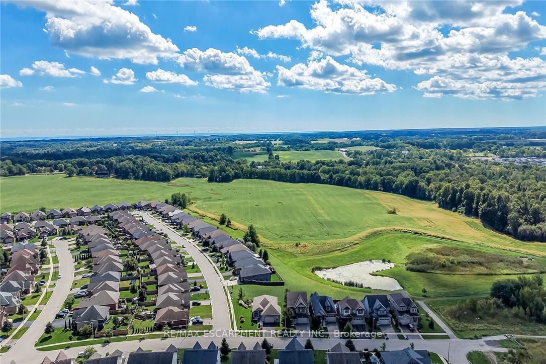 Photo 47 of 40 Trillium Way, Norfolk, Simcoe — HOMEH