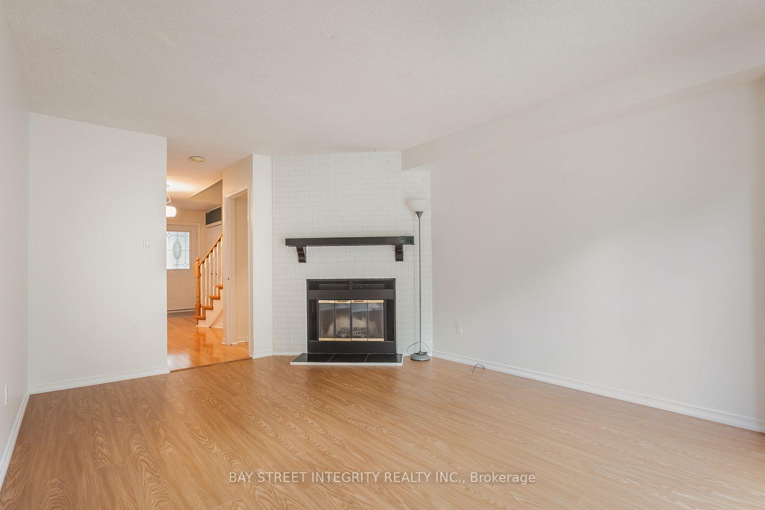 Photo 2 of 106 Beck Drive, Markham, Raymerville — HOMEH