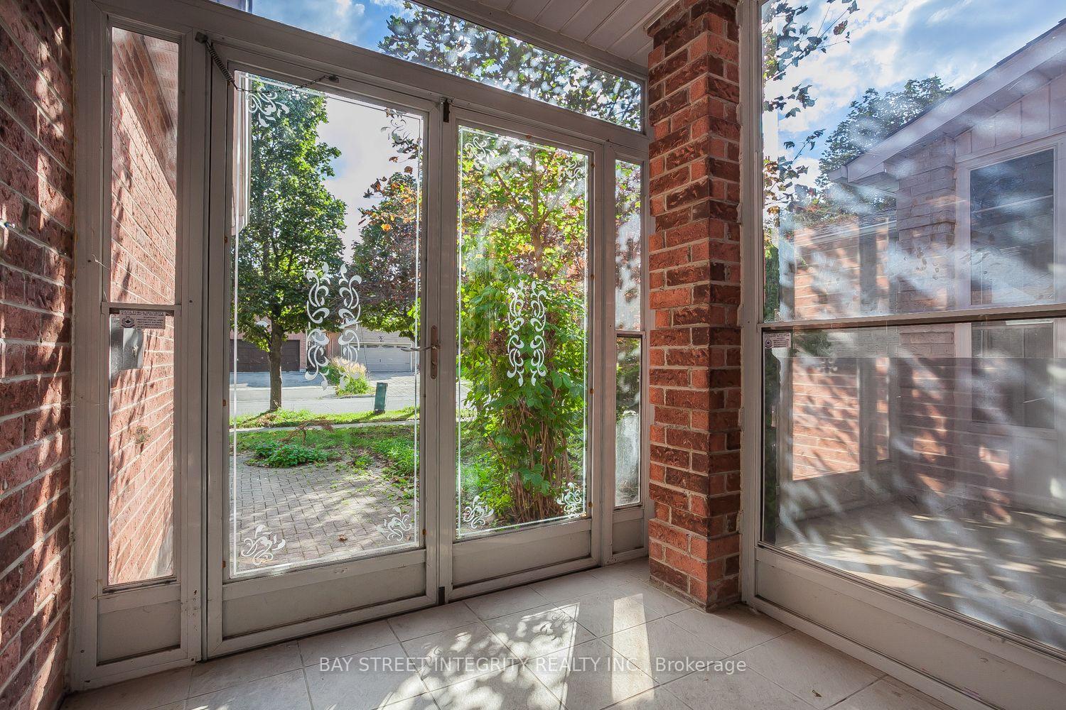 Photo 5 of 106 Beck Drive, Markham, Raymerville — HOMEH