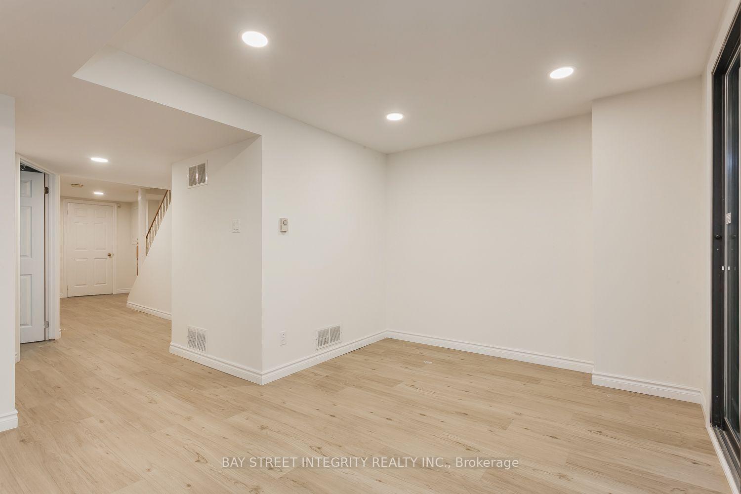 Photo 11 of 106 Beck Drive, Markham, Raymerville — HOMEH
