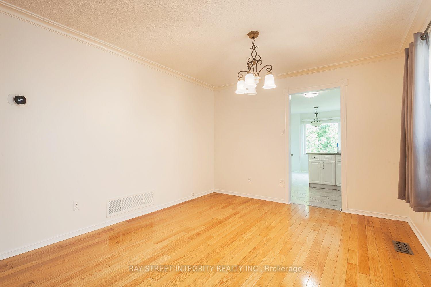 Photo 12 of 106 Beck Drive, Markham, Raymerville — HOMEH