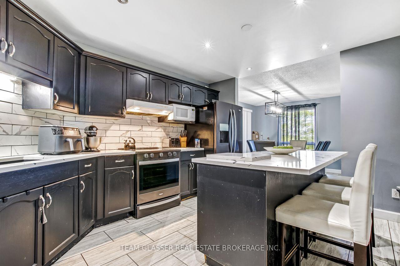 Photo 14 of 23999 Mayfair Road, Adelaide Metcalfe, Rural Adelaide Metcalfe — HOMEH