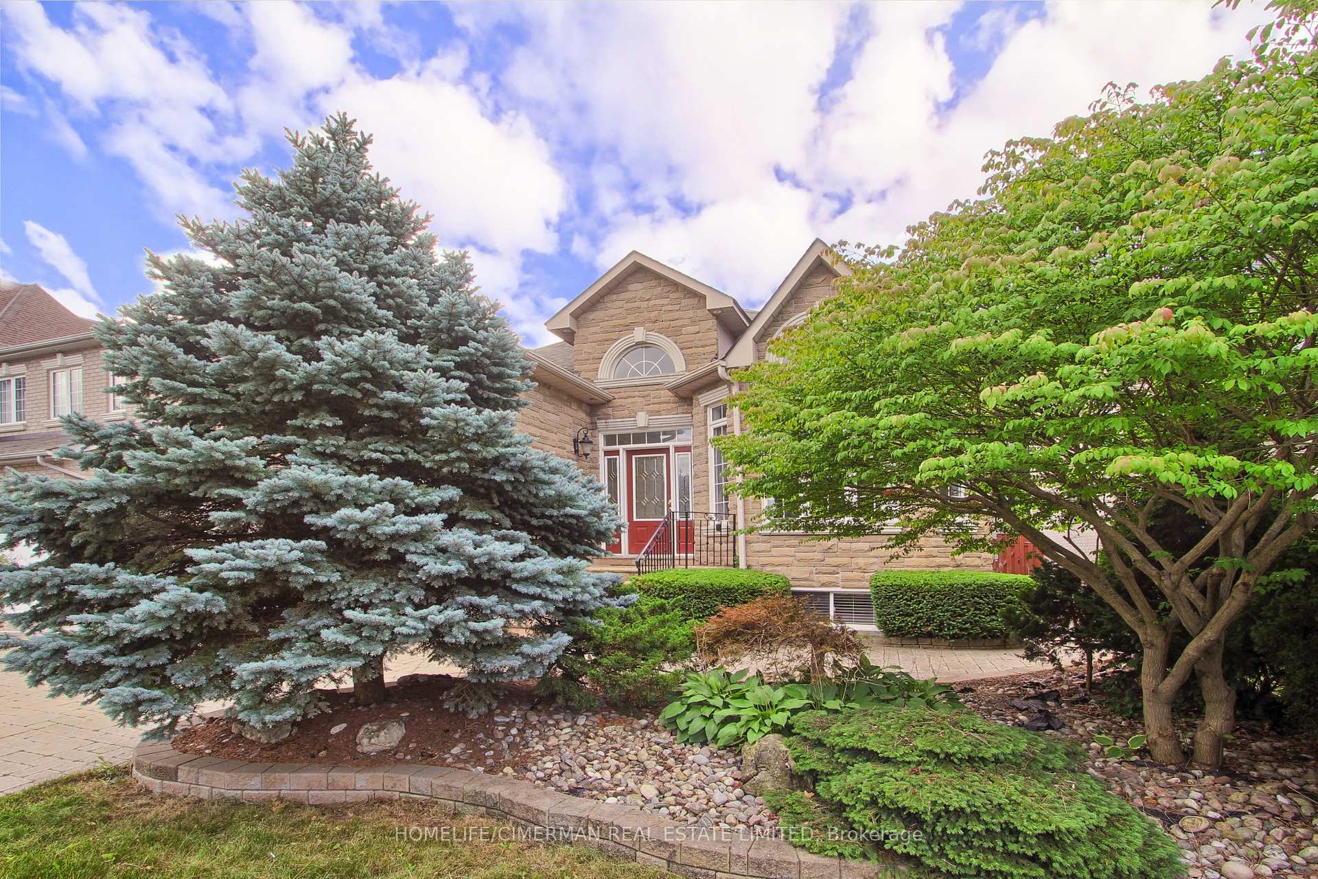 Photo 3 of 61 Pemberton Road, Richmond Hill, North Richvale — HOMEH