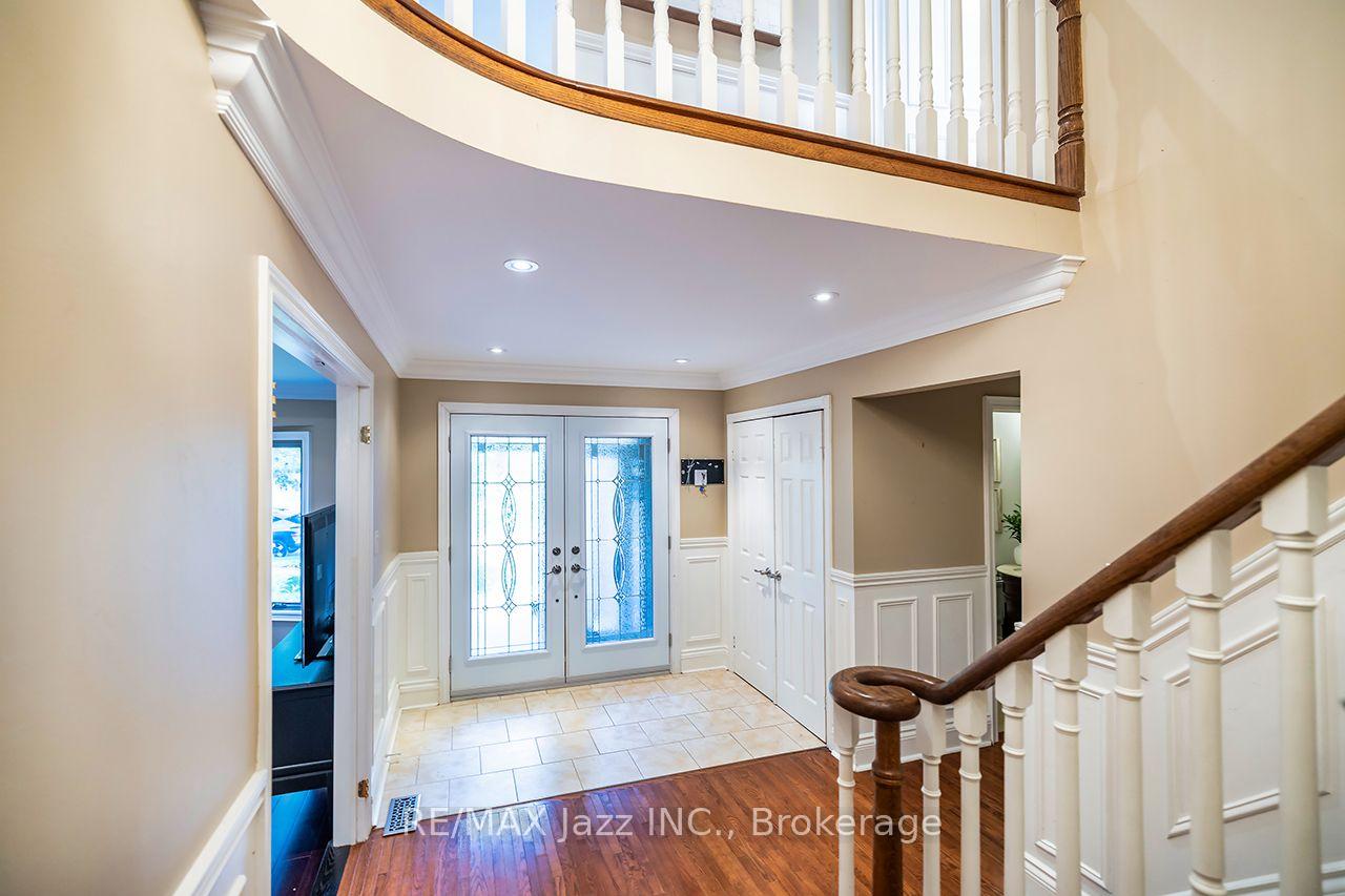Photo 4 of 106 Tilman Circle, Markham, Markham Village — HOMEH