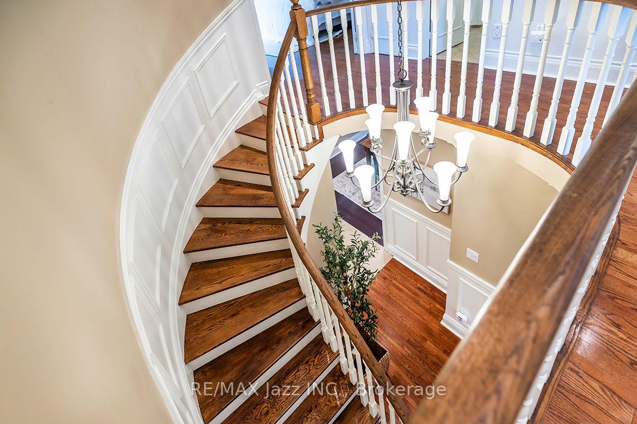 Photo 5 of 106 Tilman Circle, Markham, Markham Village — HOMEH