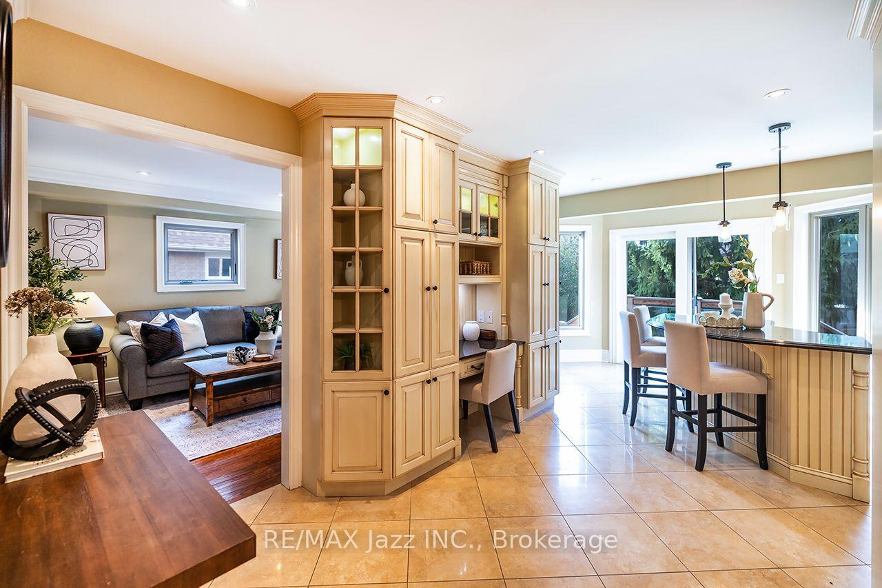 Photo 14 of 106 Tilman Circle, Markham, Markham Village — HOMEH