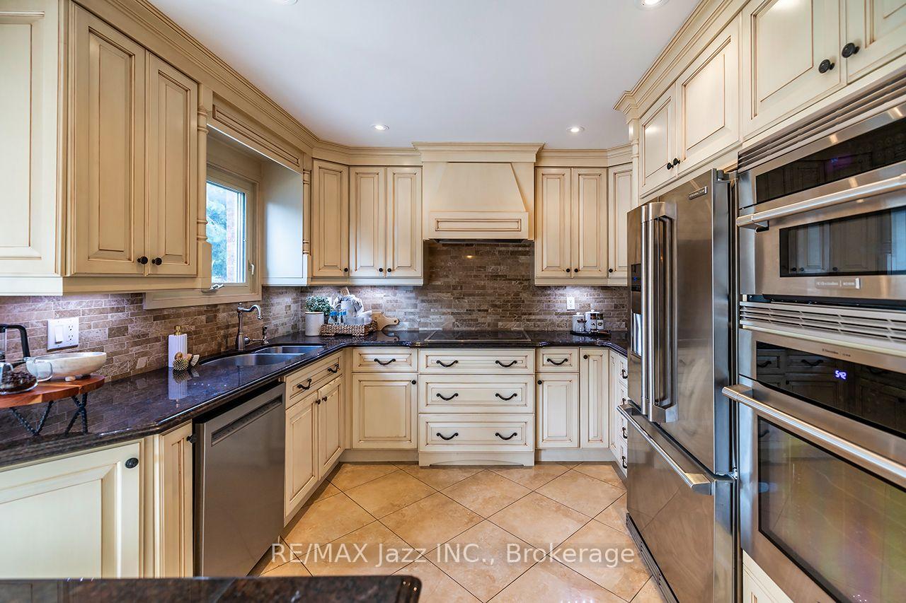 Photo 16 of 106 Tilman Circle, Markham, Markham Village — HOMEH