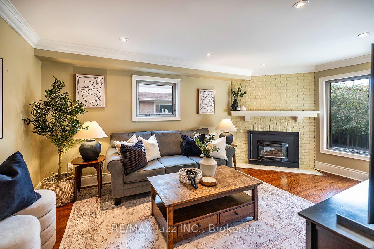 Photo 23 of 106 Tilman Circle, Markham, Markham Village — HOMEH