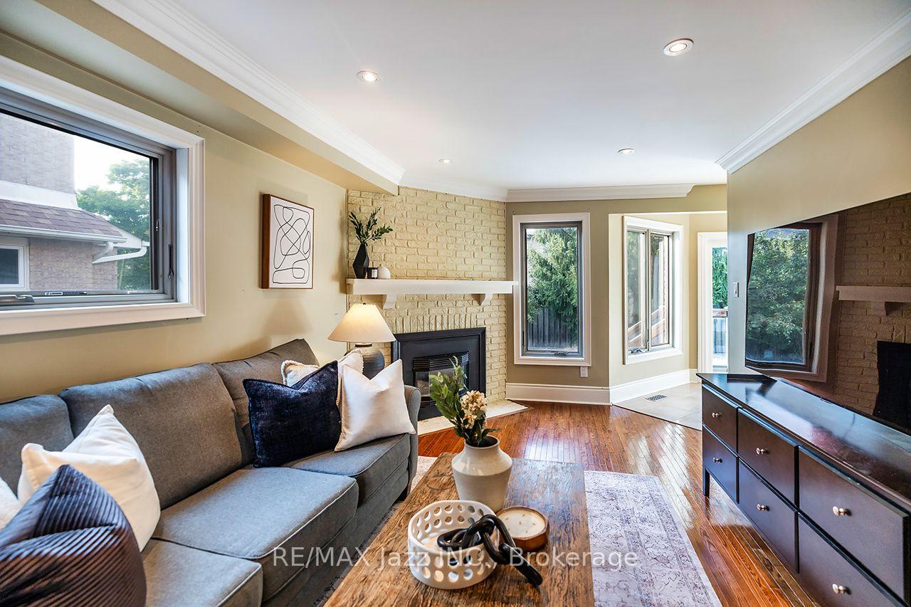 Photo 24 of 106 Tilman Circle, Markham, Markham Village — HOMEH