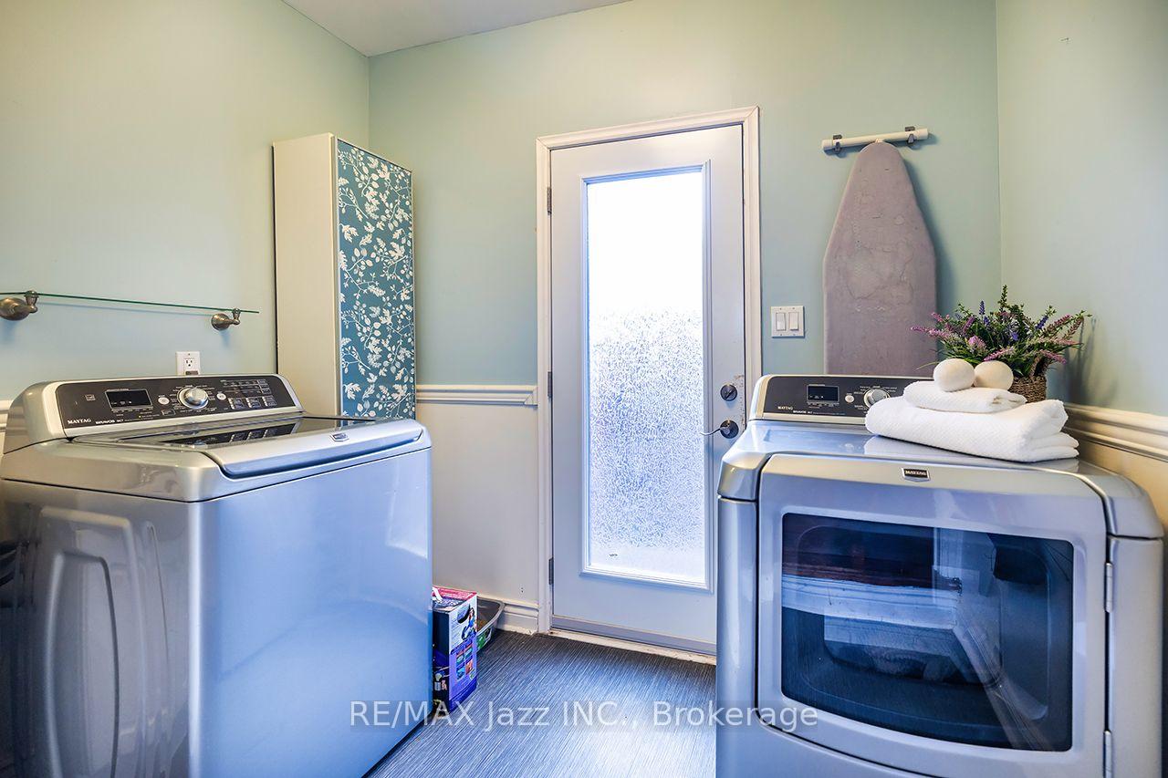 Photo 29 of 106 Tilman Circle, Markham, Markham Village — HOMEH