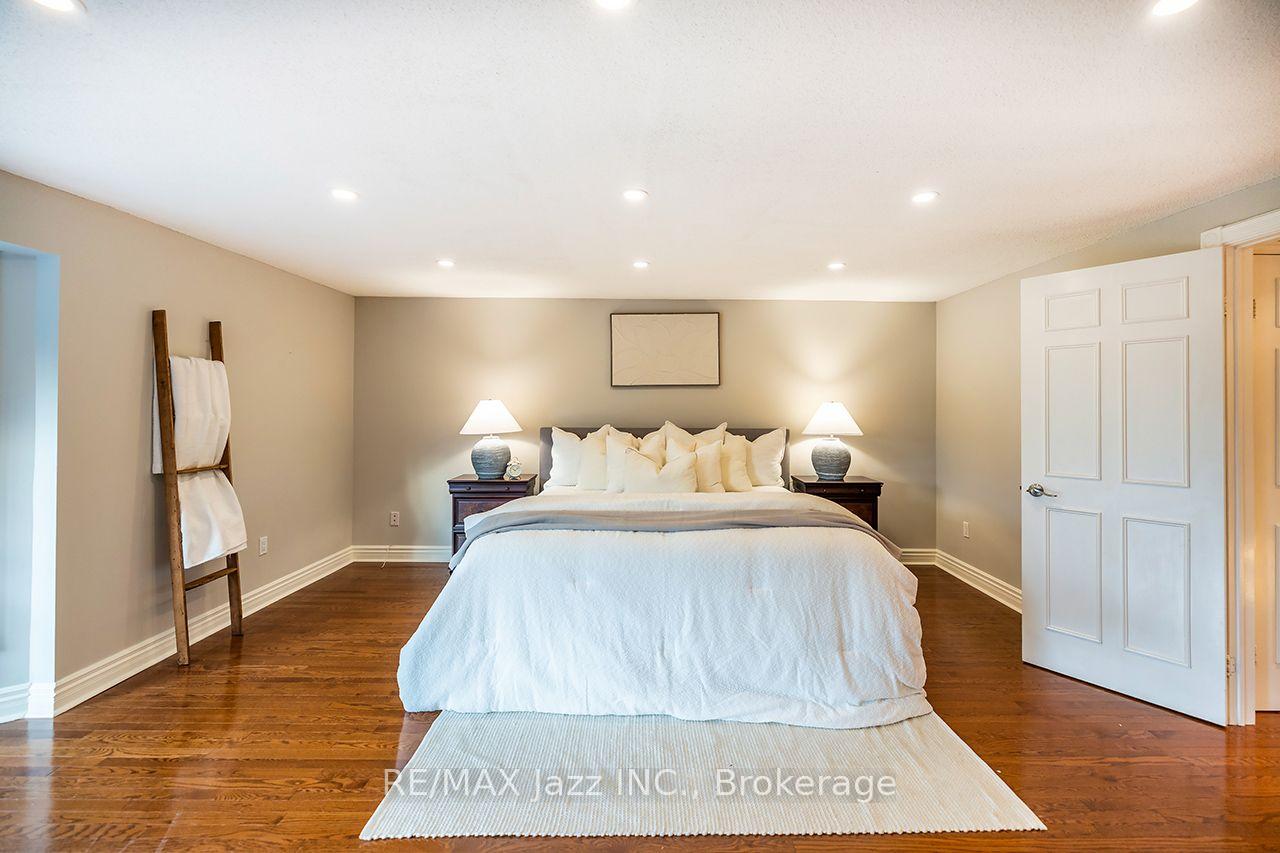 Photo 34 of 106 Tilman Circle, Markham, Markham Village — HOMEH