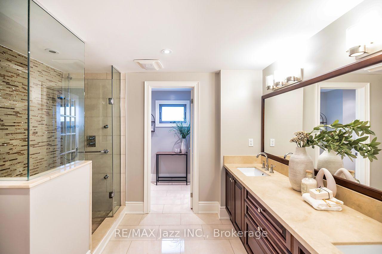 Photo 35 of 106 Tilman Circle, Markham, Markham Village — HOMEH