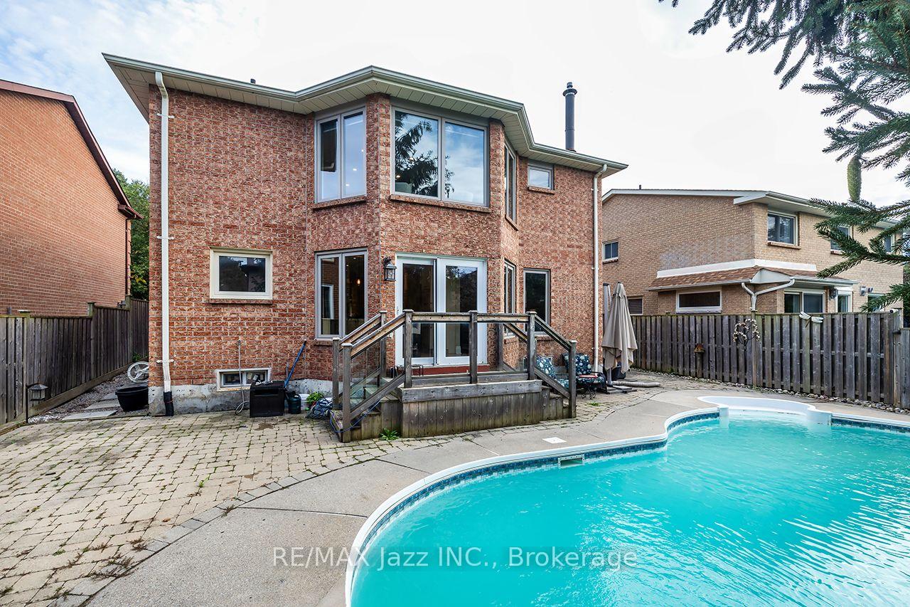 Photo 47 of 106 Tilman Circle, Markham, Markham Village — HOMEH