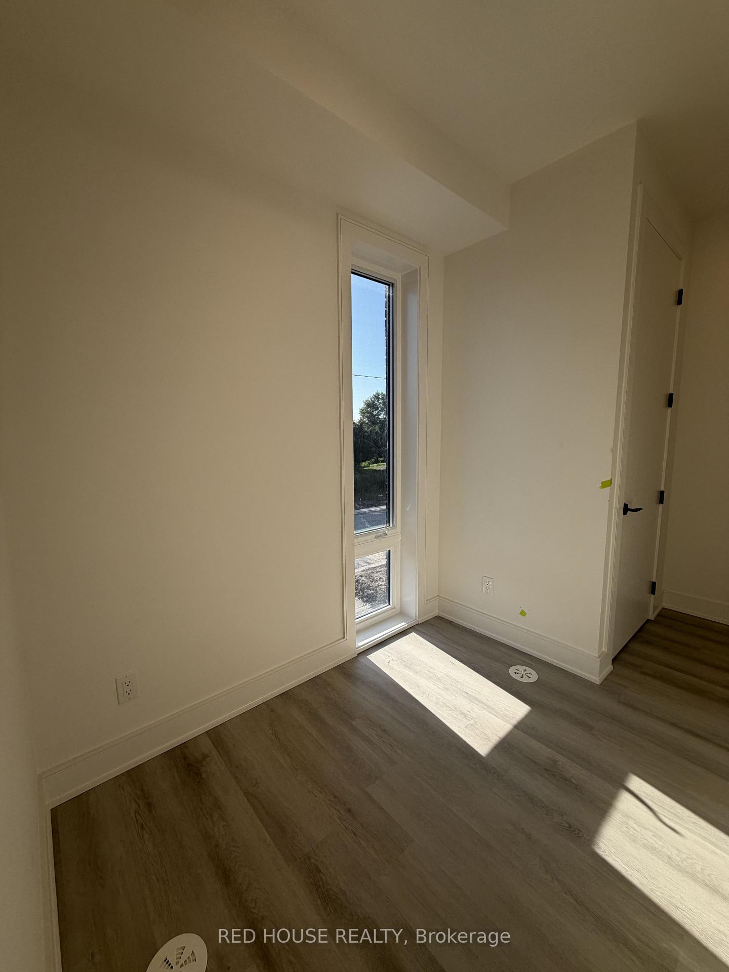 Photo 18 of 214 Ellis Avenue, St. Catharines, Oakdale — HOMEH
