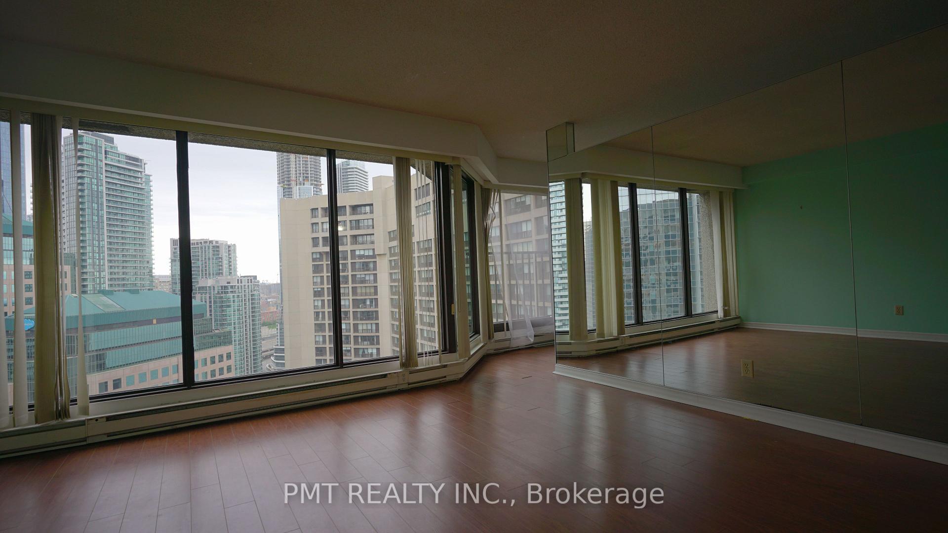 Photo 6 of Unit 3107, 65 Harbour Square, Toronto, Waterfront Communities — HOMEH