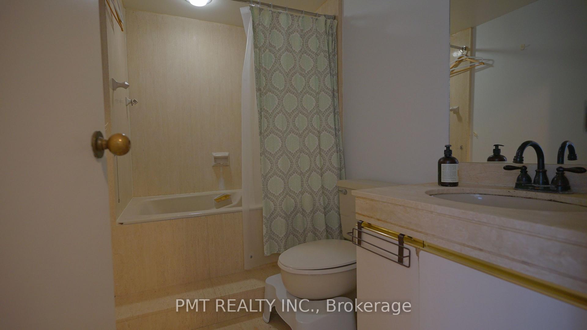 Photo 10 of Unit 3107, 65 Harbour Square, Toronto, Waterfront Communities — HOMEH