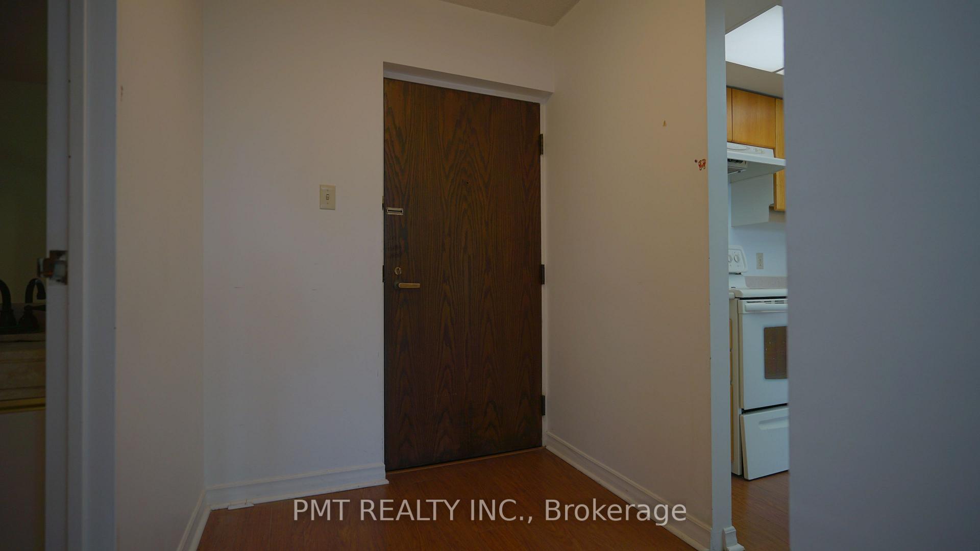 Photo 12 of Unit 3107, 65 Harbour Square, Toronto, Waterfront Communities — HOMEH
