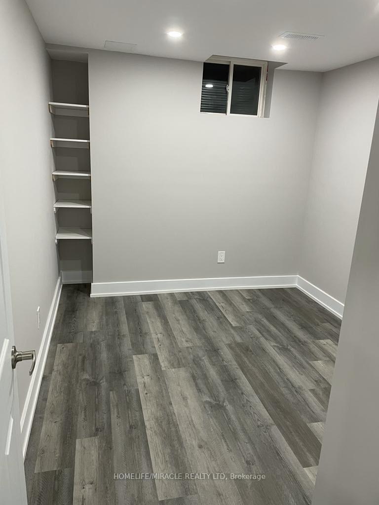 Photo 4 of 25 Wasaga Road, Brampton, Credit Valley — HOMEH