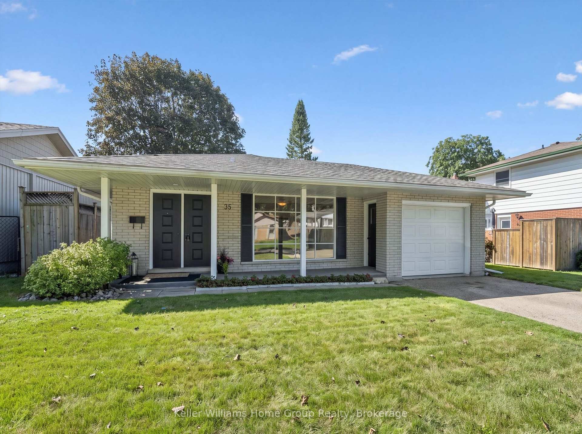 Photo 1 of 35 Crosby Drive, Kitchener, Stanley Park — HOMEH