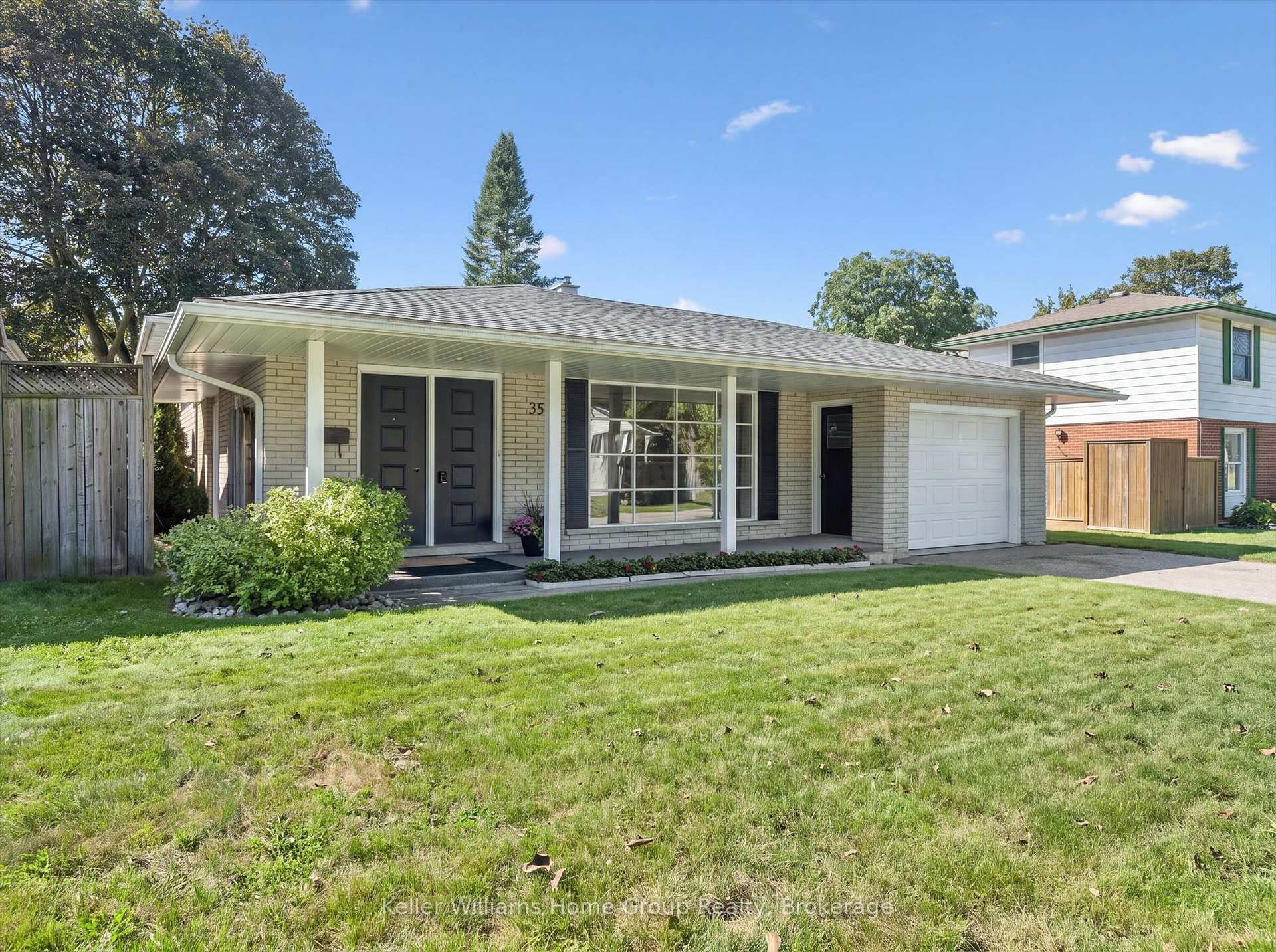 Photo 2 of 35 Crosby Drive, Kitchener, Stanley Park — HOMEH