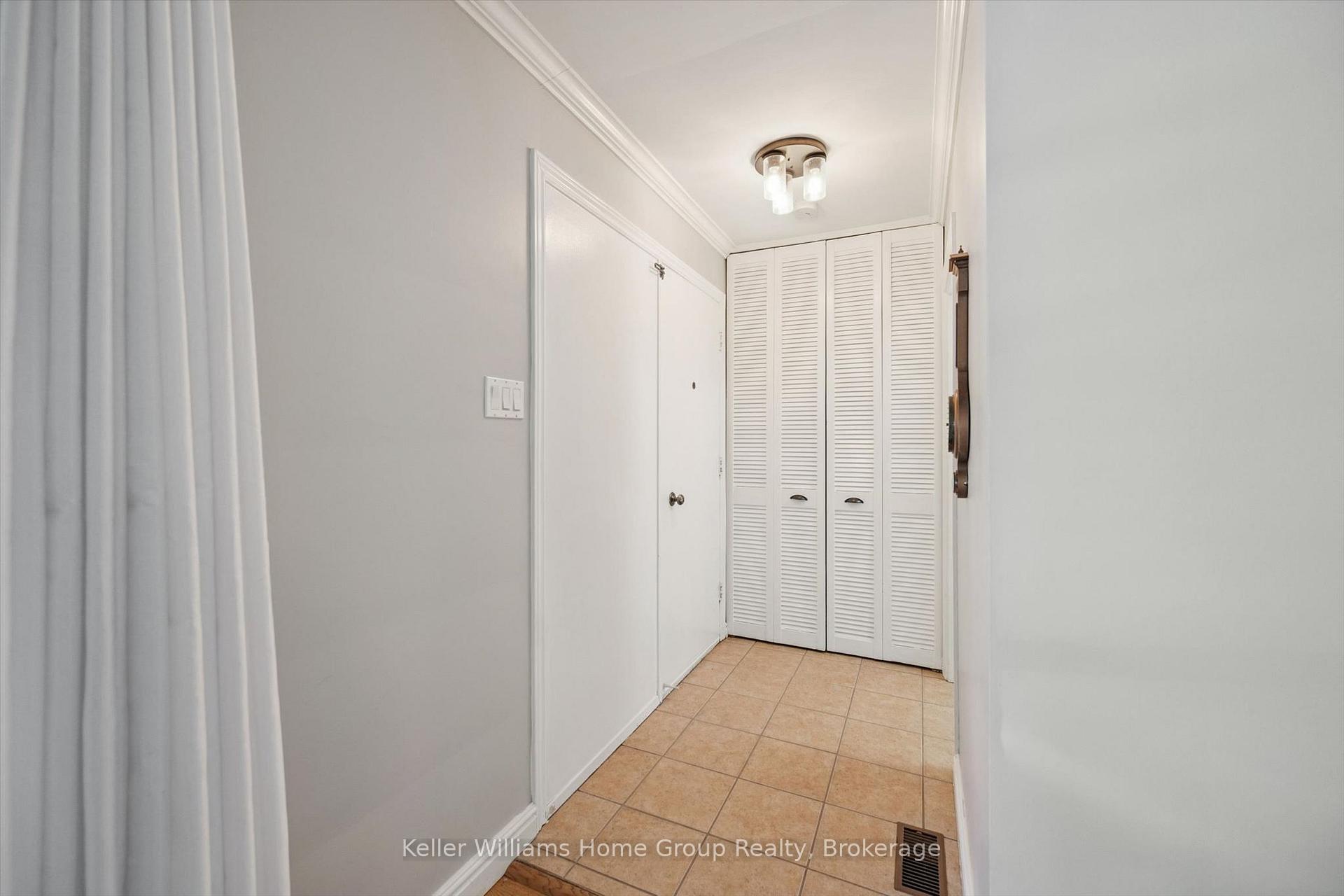 Photo 5 of 35 Crosby Drive, Kitchener, Stanley Park — HOMEH