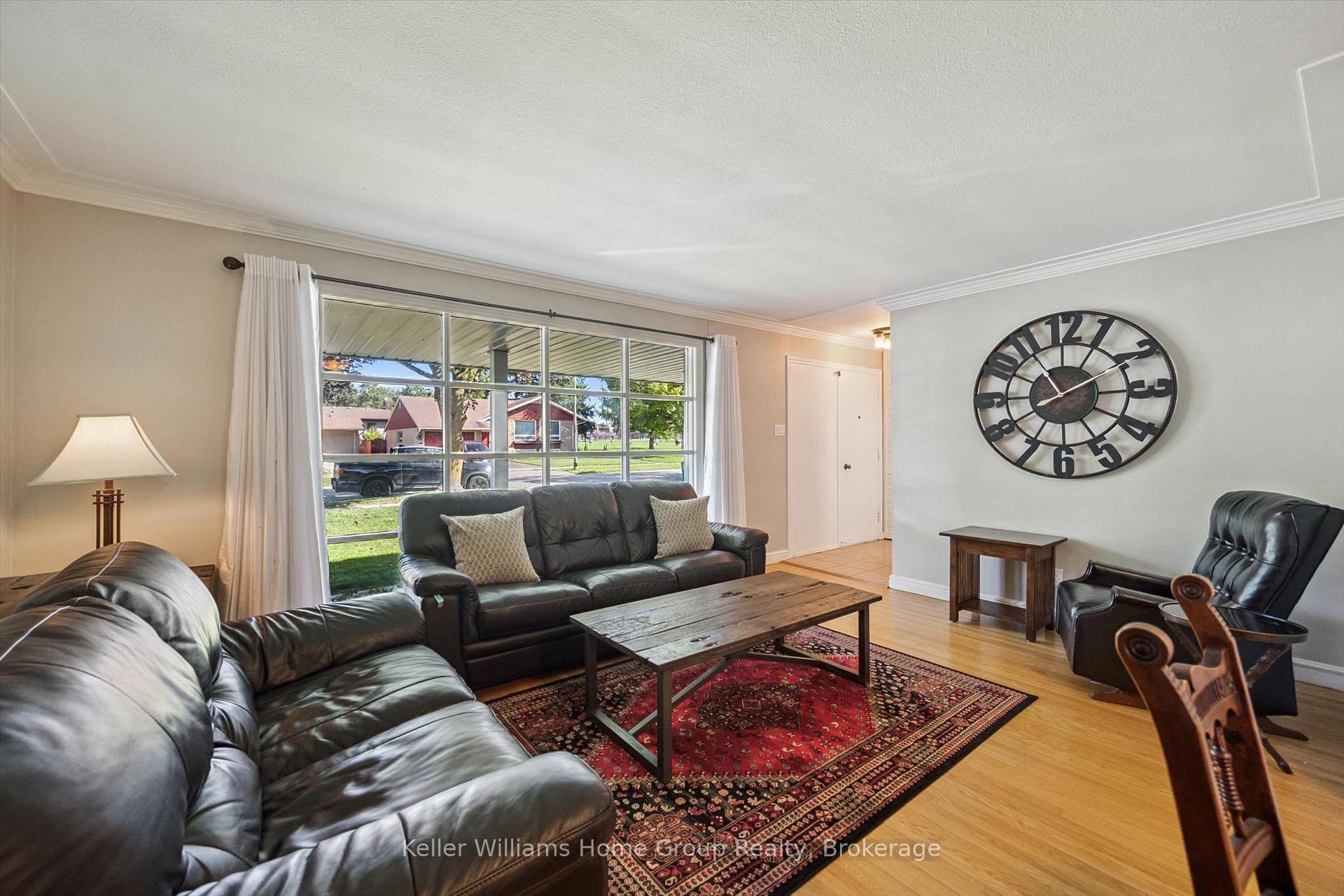 Photo 7 of 35 Crosby Drive, Kitchener, Stanley Park — HOMEH