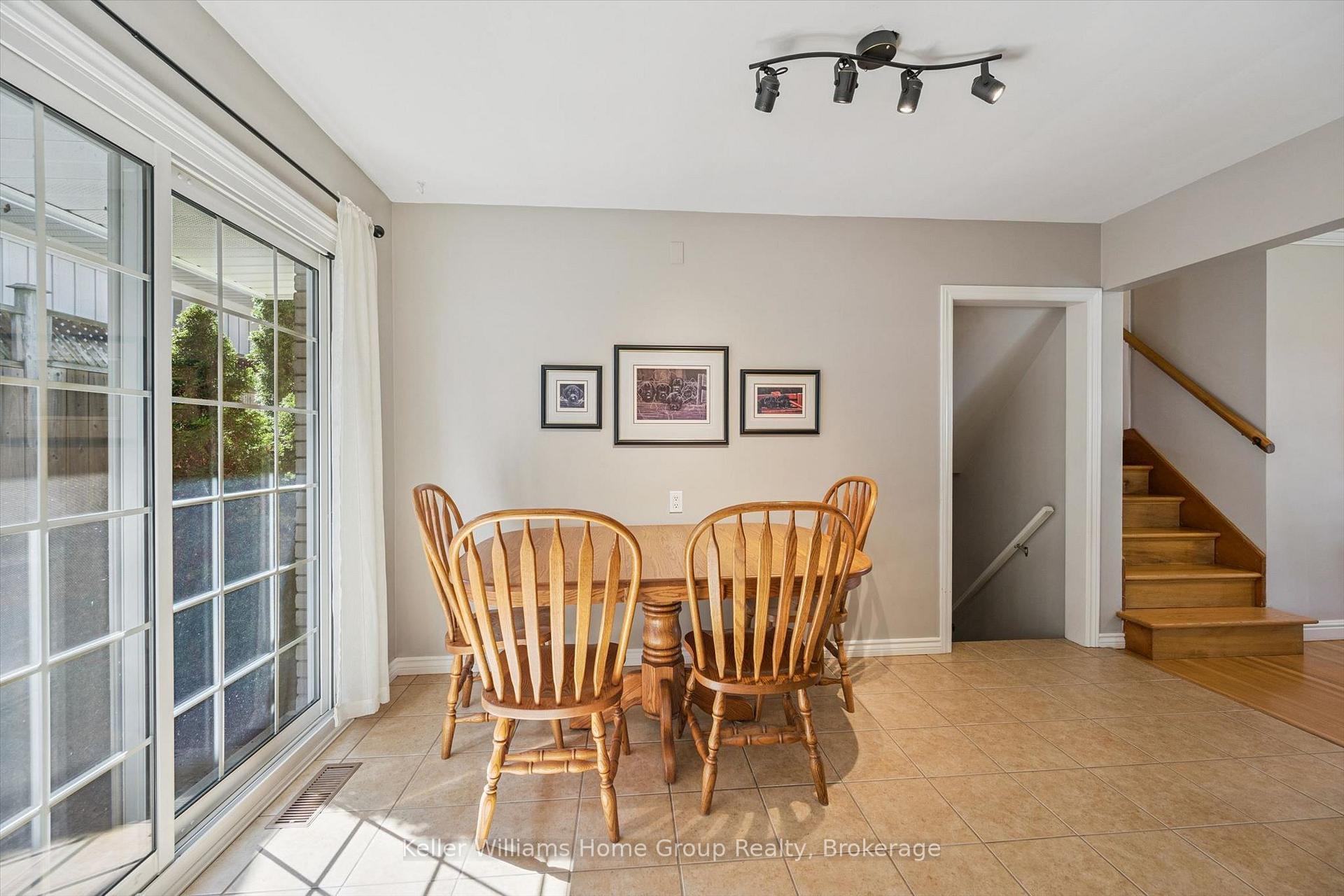 Photo 14 of 35 Crosby Drive, Kitchener, Stanley Park — HOMEH