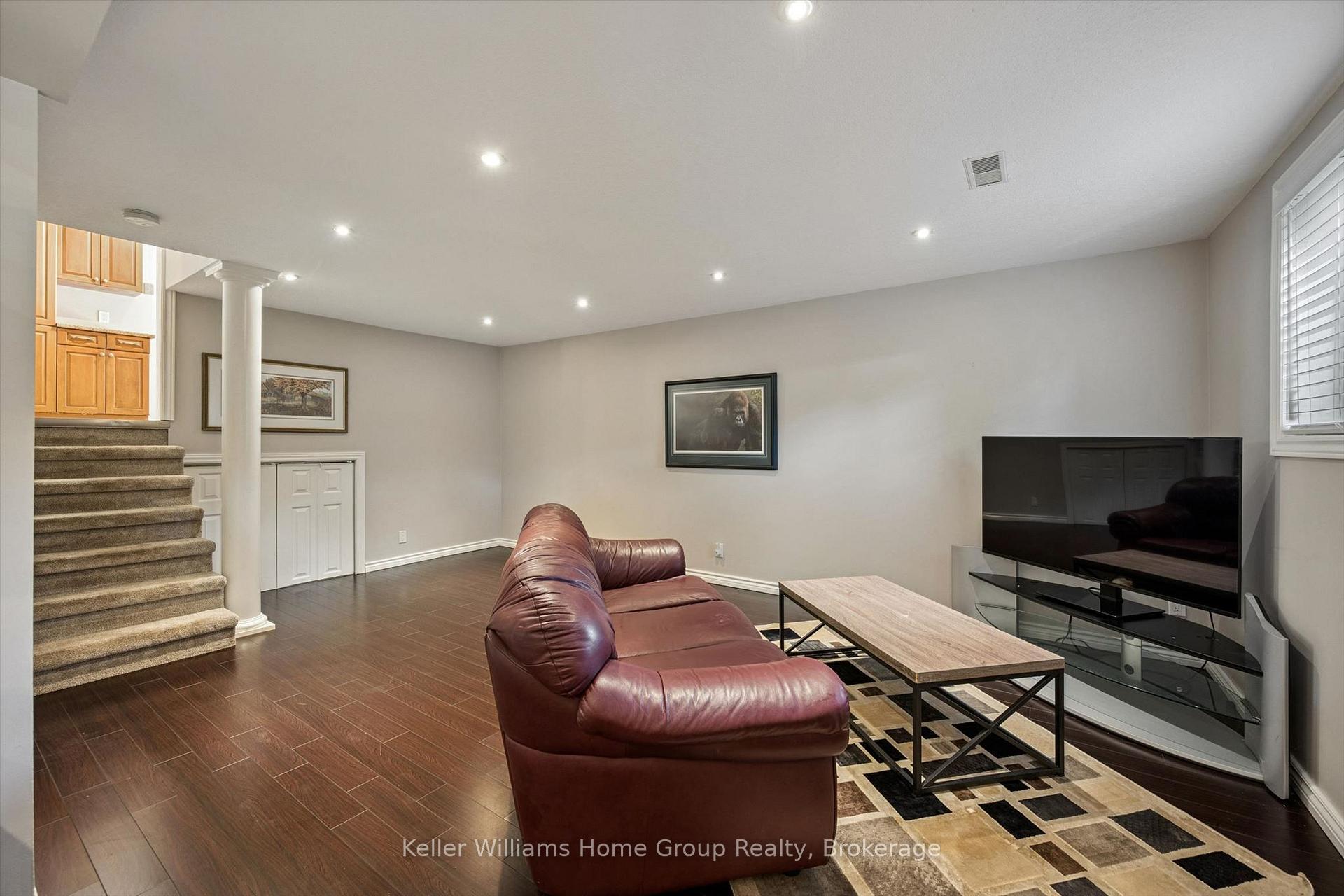 Photo 22 of 35 Crosby Drive, Kitchener, Stanley Park — HOMEH