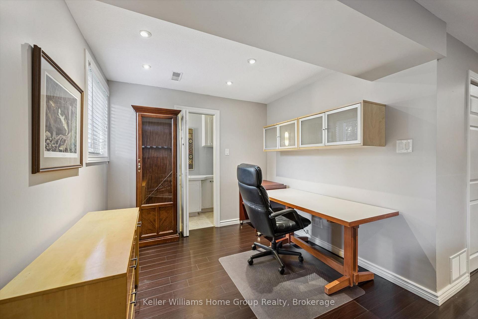 Photo 23 of 35 Crosby Drive, Kitchener, Stanley Park — HOMEH