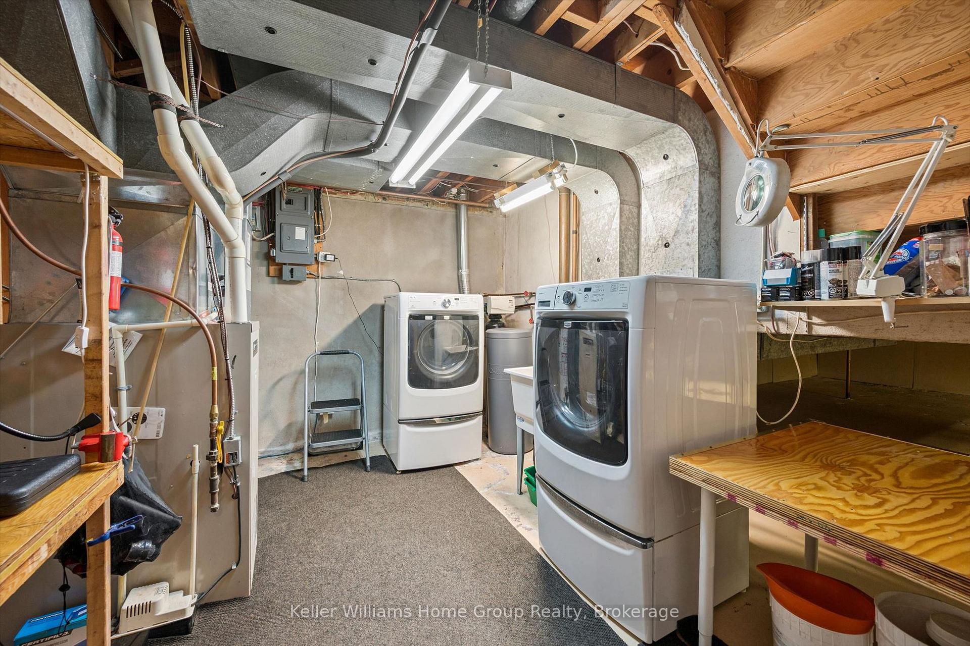 Photo 25 of 35 Crosby Drive, Kitchener, Stanley Park — HOMEH