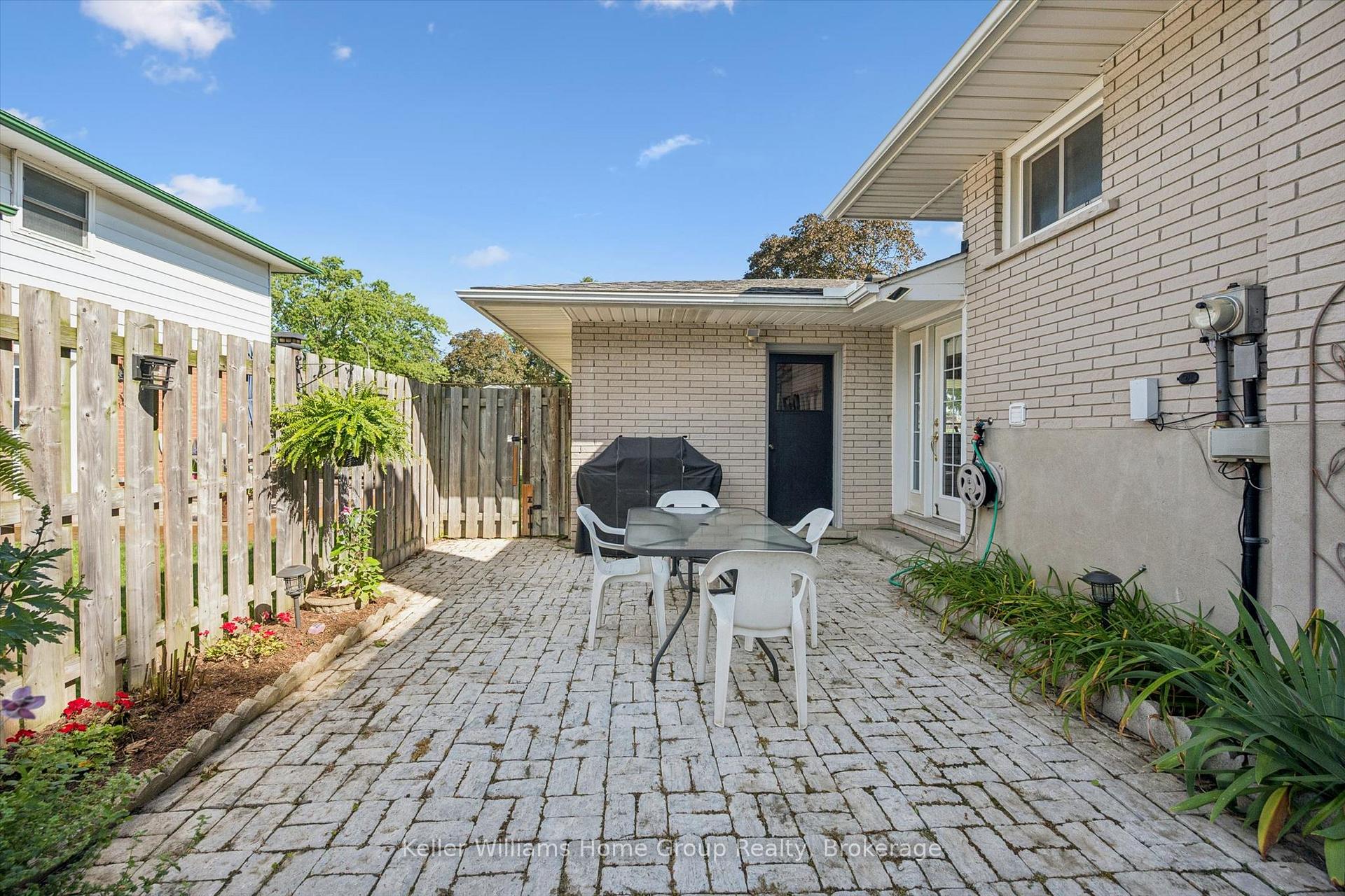 Photo 27 of 35 Crosby Drive, Kitchener, Stanley Park — HOMEH