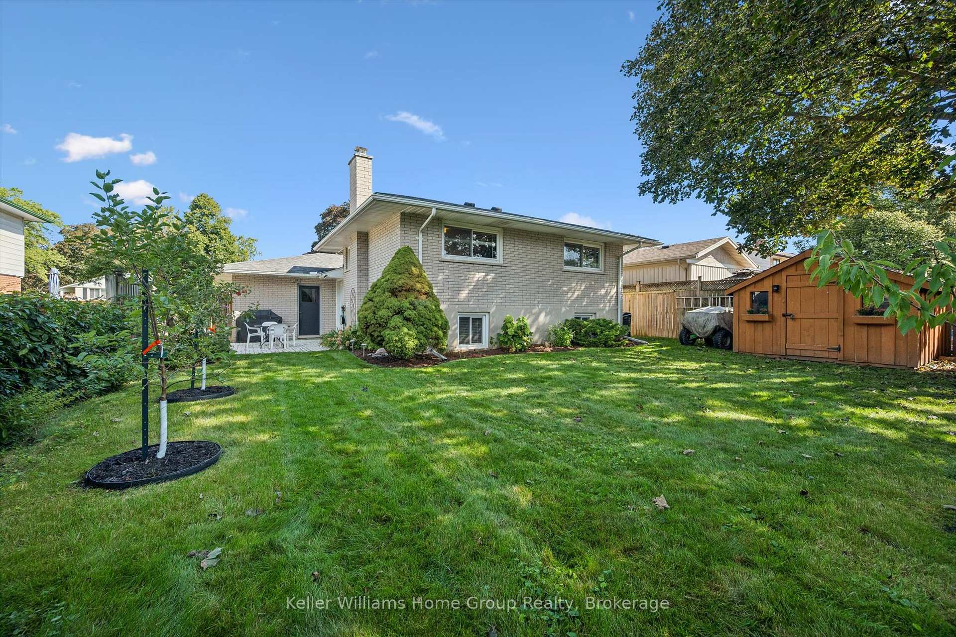 Photo 29 of 35 Crosby Drive, Kitchener, Stanley Park — HOMEH