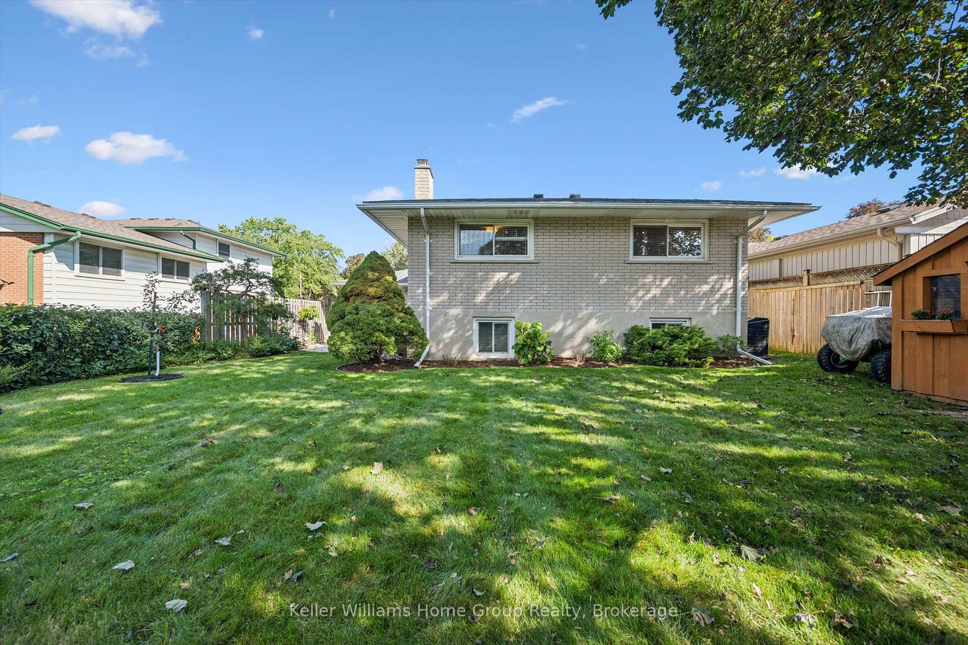 Photo 30 of 35 Crosby Drive, Kitchener, Stanley Park — HOMEH