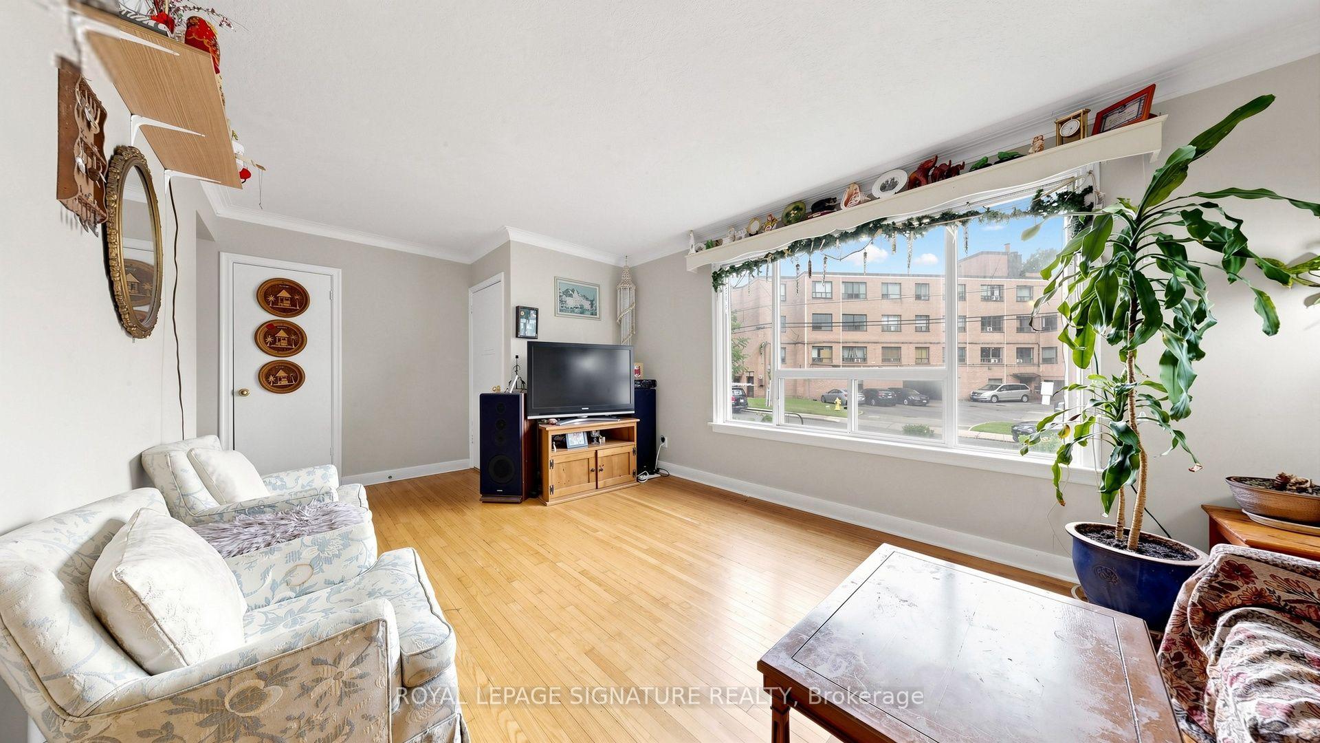 Photo 3 of 256 Ferris Road, Toronto, O'Connor-Parkview — HOMEH