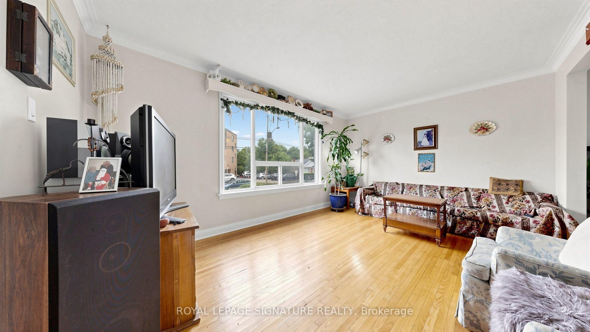 Photo 4 of 256 Ferris Road, Toronto, O'Connor-Parkview — HOMEH