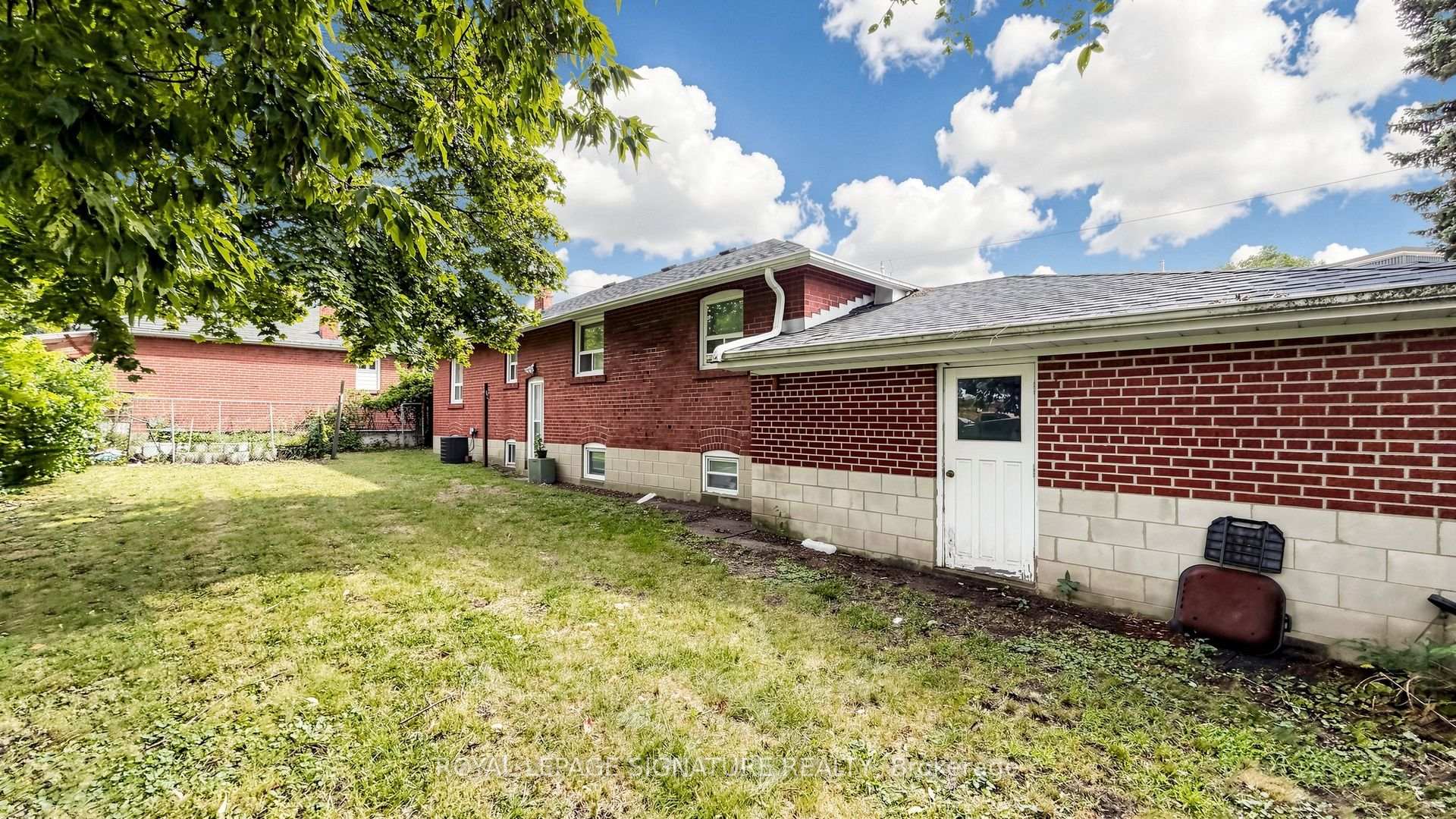 Photo 17 of 256 Ferris Road, Toronto, O'Connor-Parkview — HOMEH
