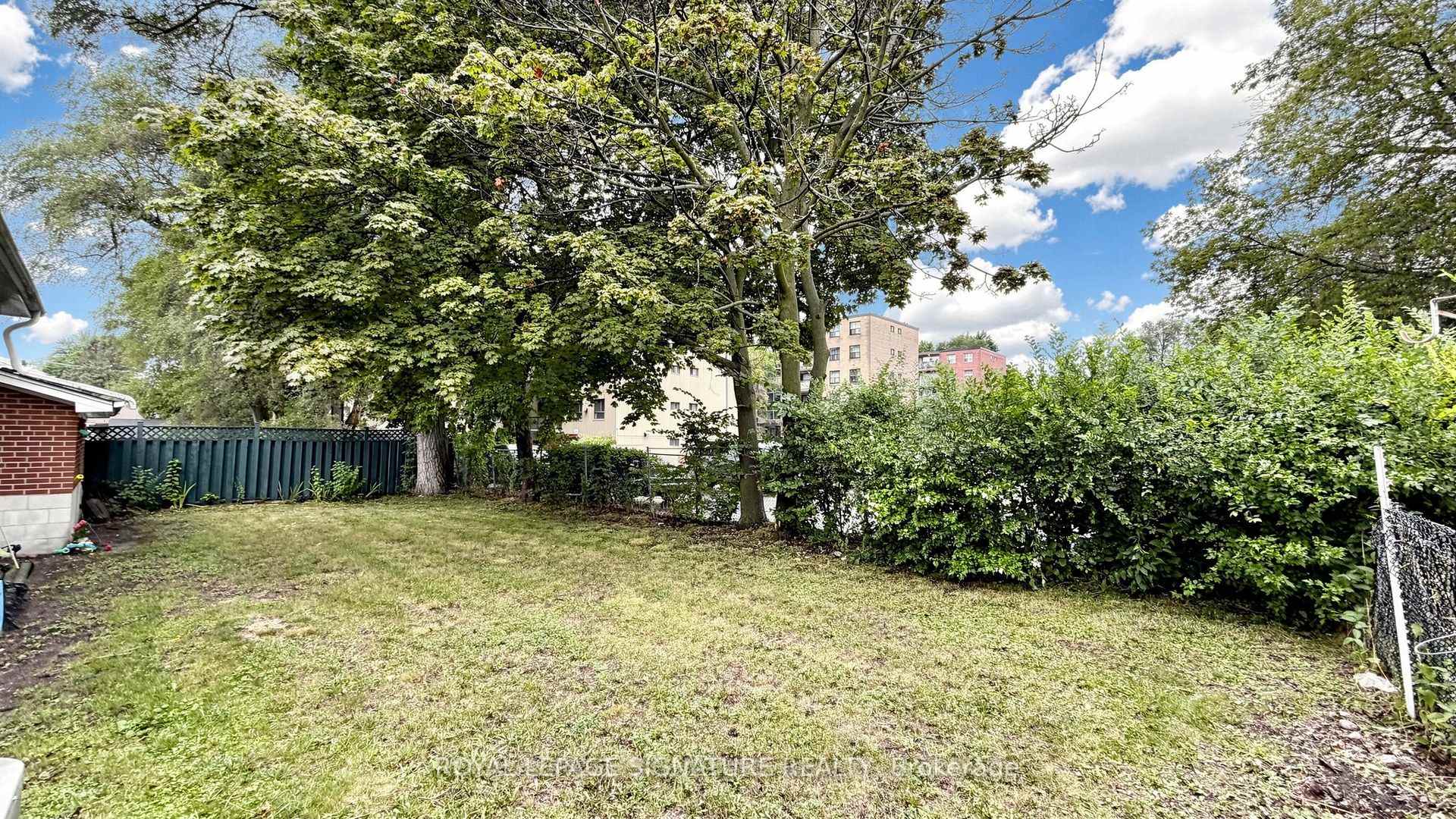 Photo 18 of 256 Ferris Road, Toronto, O'Connor-Parkview — HOMEH