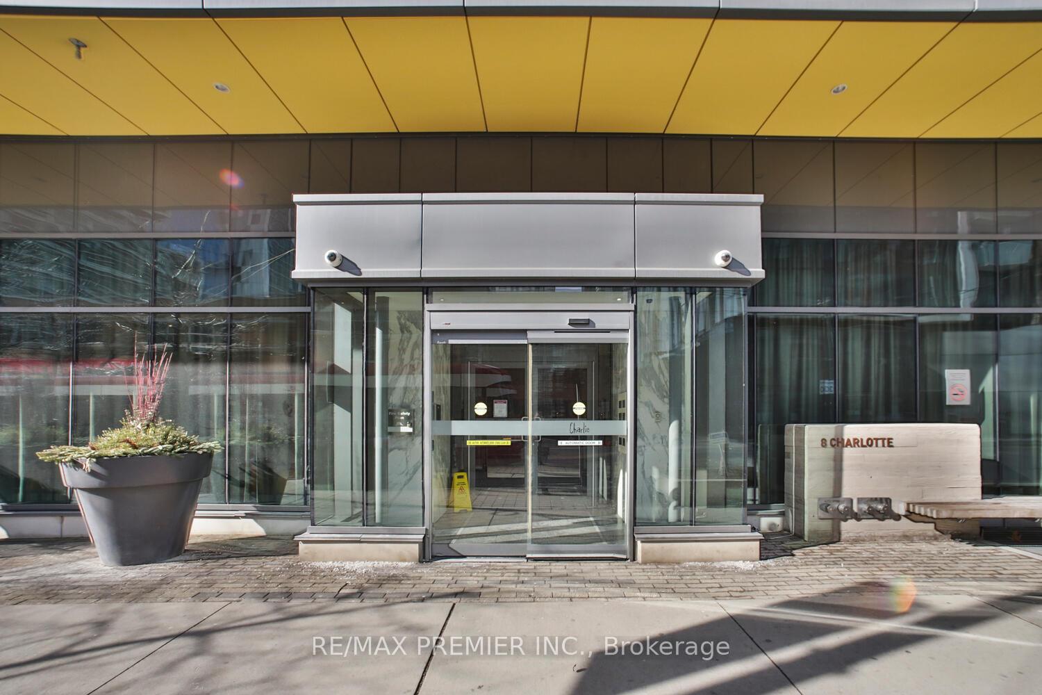 Photo 3 of Unit 1606, 8 Charlotte Street, Toronto, Waterfront Communities — HOMEH