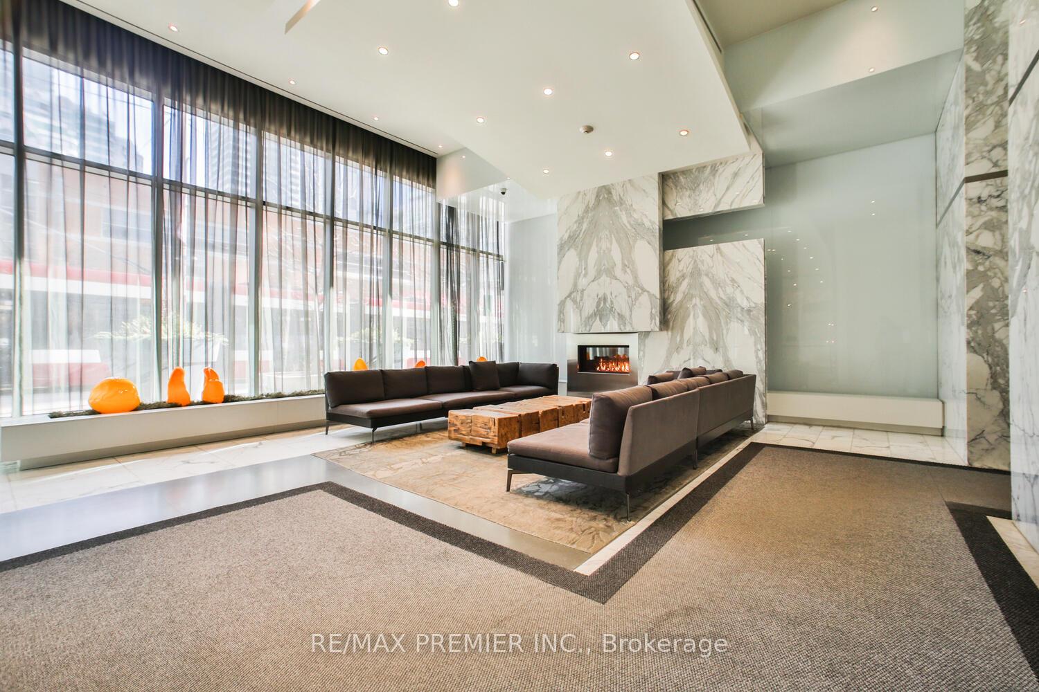 Photo 4 of Unit 1606, 8 Charlotte Street, Toronto, Waterfront Communities — HOMEH