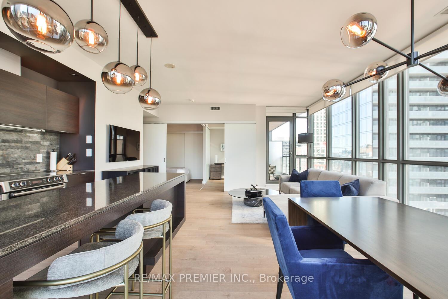 Photo 12 of Unit 1606, 8 Charlotte Street, Toronto, Waterfront Communities — HOMEH