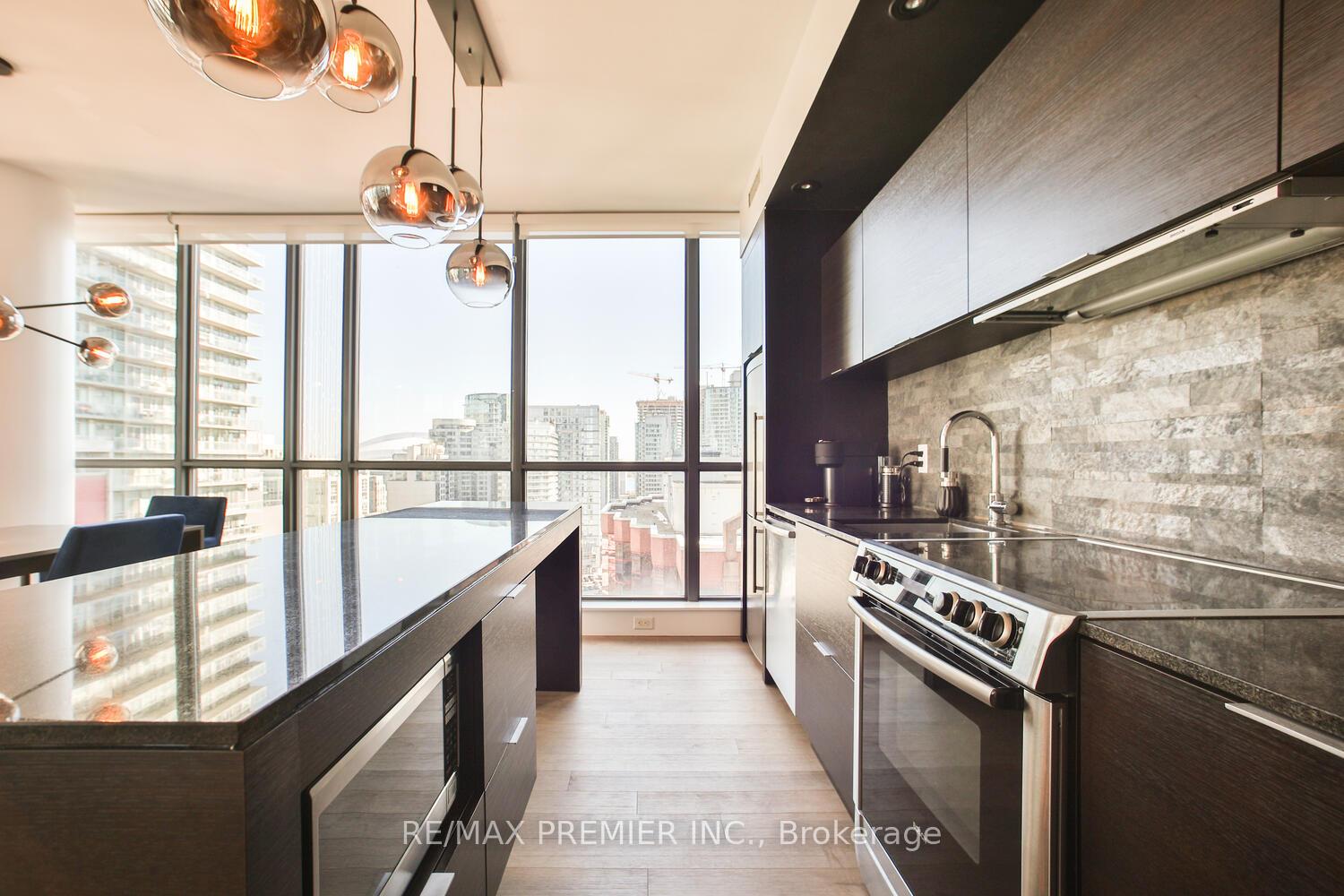 Photo 15 of Unit 1606, 8 Charlotte Street, Toronto, Waterfront Communities — HOMEH
