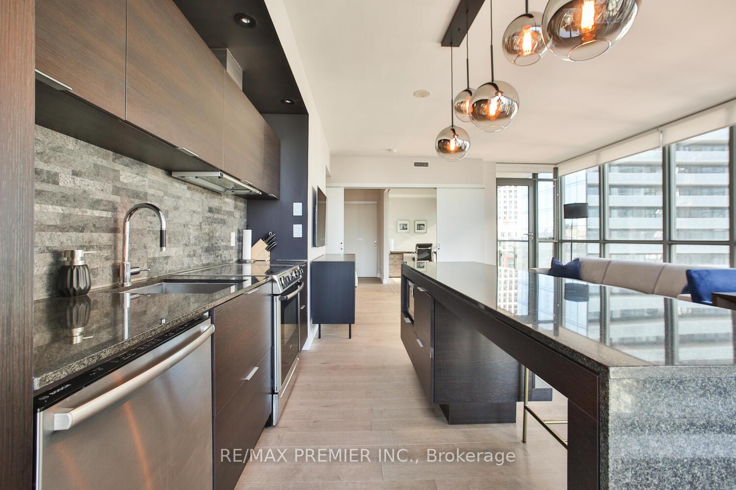 Photo 16 of Unit 1606, 8 Charlotte Street, Toronto, Waterfront Communities — HOMEH