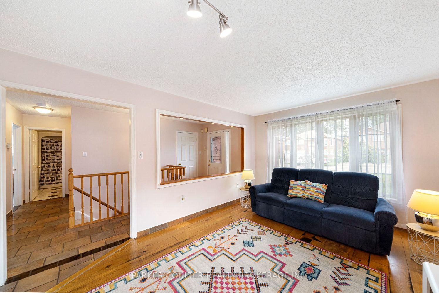 Photo 6 of 32 Carter Crescent, Orillia — HOMEH