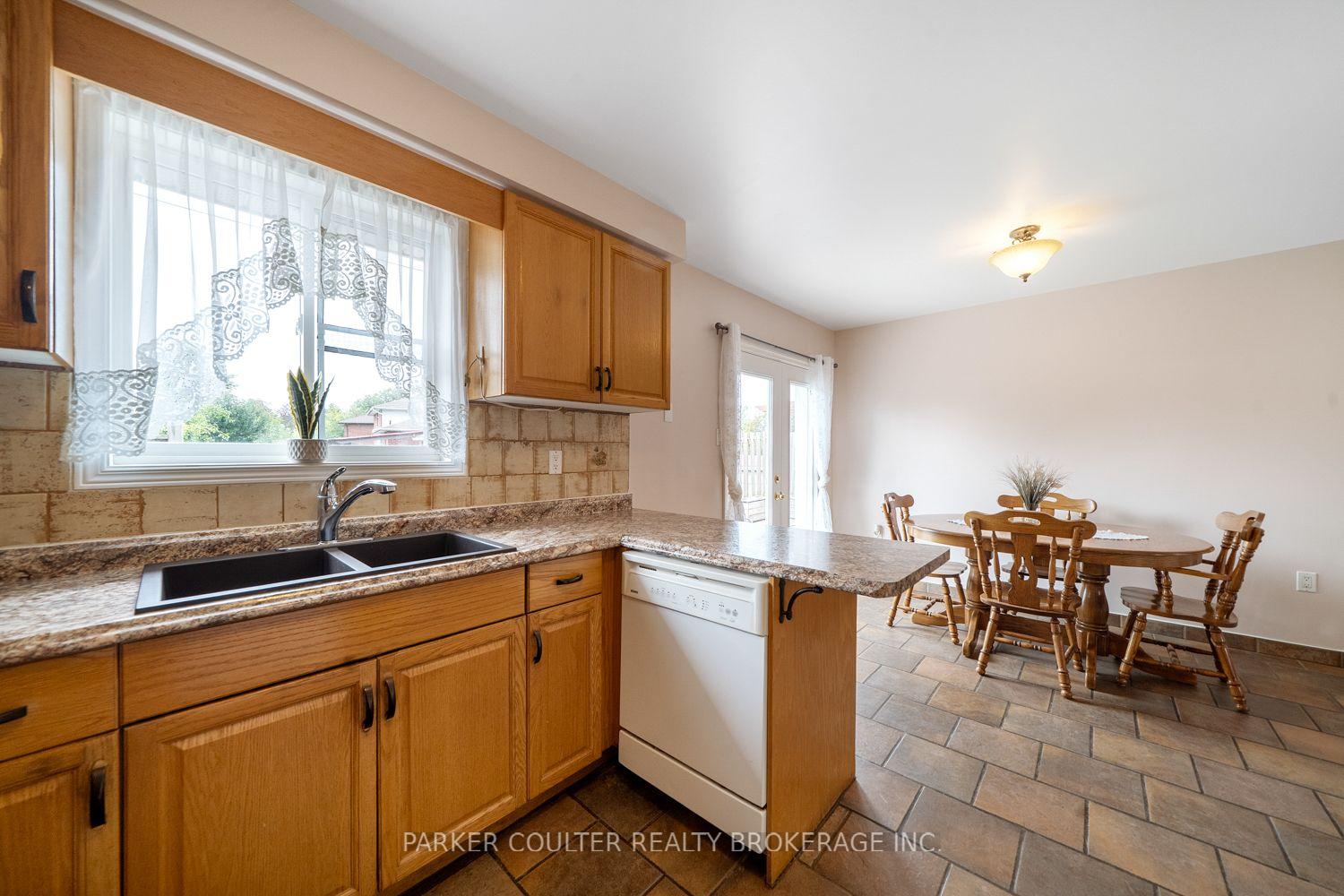 Photo 18 of 32 Carter Crescent, Orillia — HOMEH